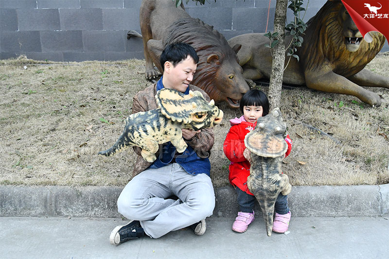 恐龍手偶，仿真手偶恐龍