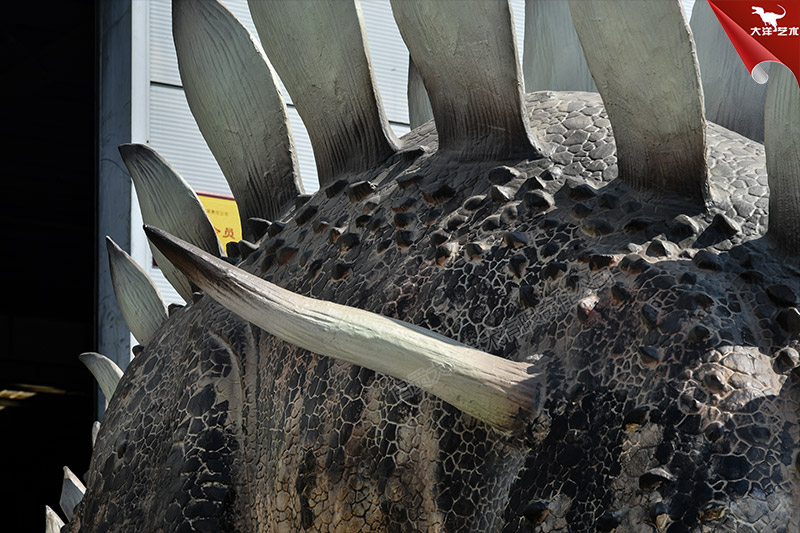 大型劍龍游樂園里的仿真恐龍模型